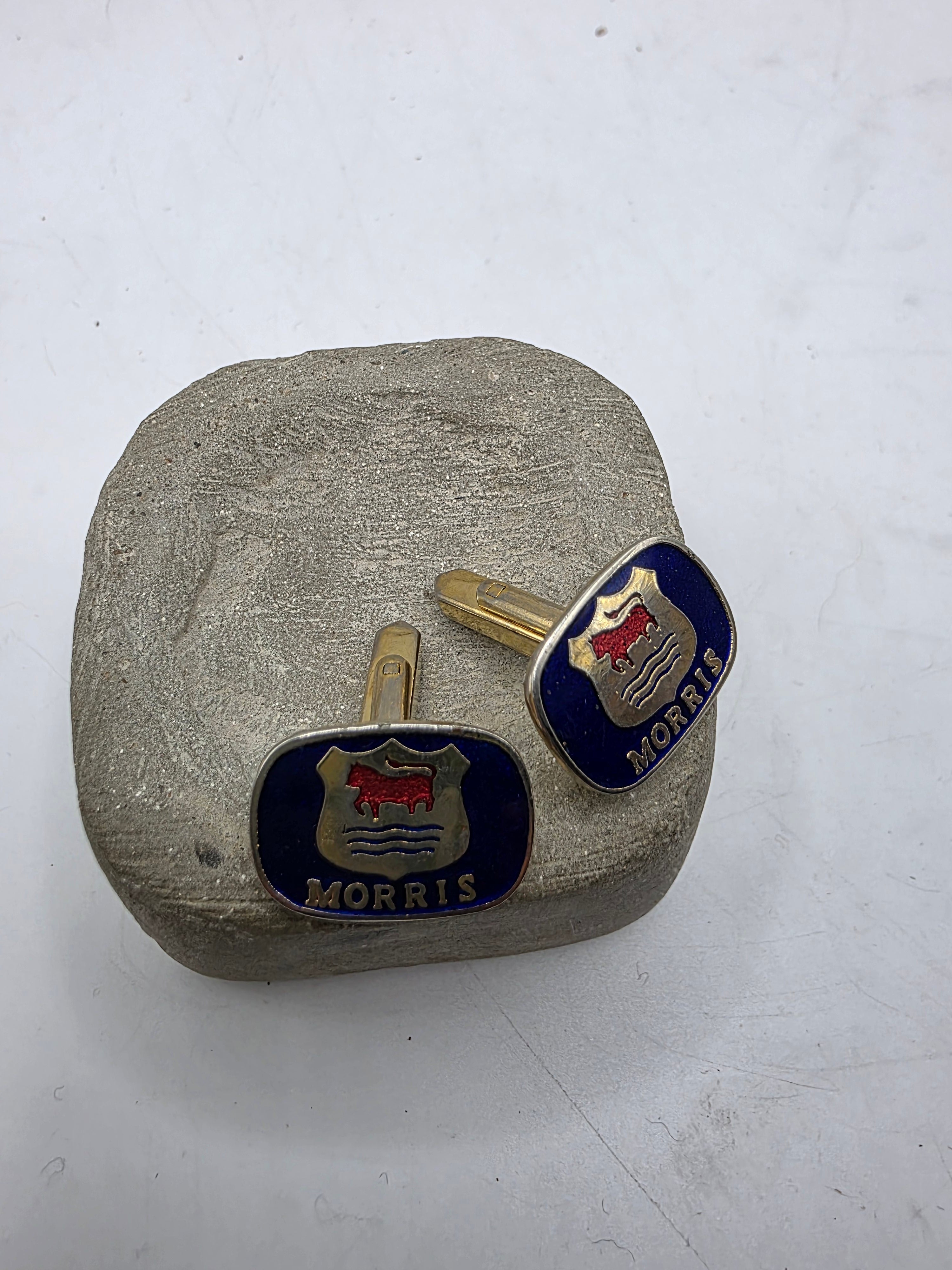 Vintage 1950s Morris automobilia gold tone mens cufflinks