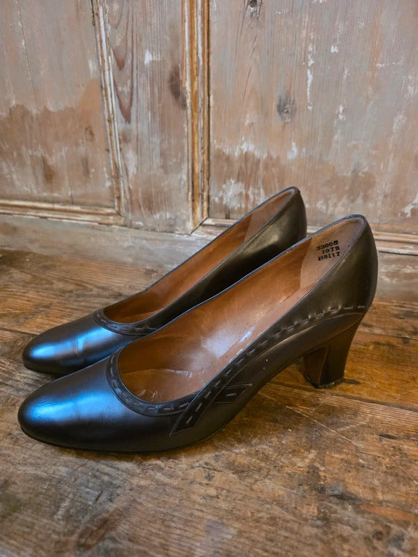 Vintage Holmes Leather Court Shoes – UK 5
