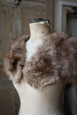 Load image into Gallery viewer, Vintage 1920s Fox Fur Capelet – Snow-Tipped Caramel Brown – Elegant Shoulder Wra
