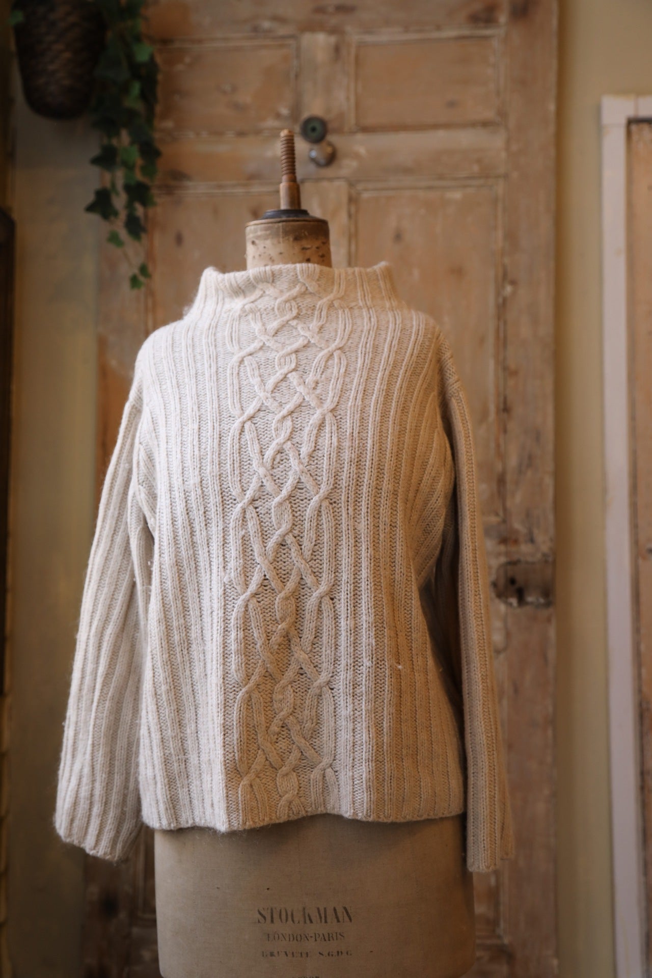 Vintage 1980s cream wool mix jumper - boat neck -  Neutral winter wear