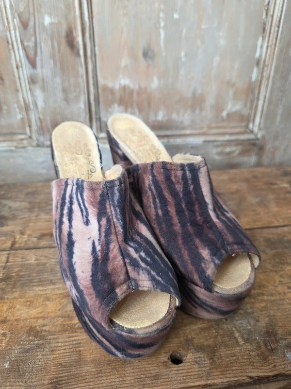 Original 1970s Tiger Print Platform Mules – Pony Hair Leather Clogs – UK 4 – Disco Glam