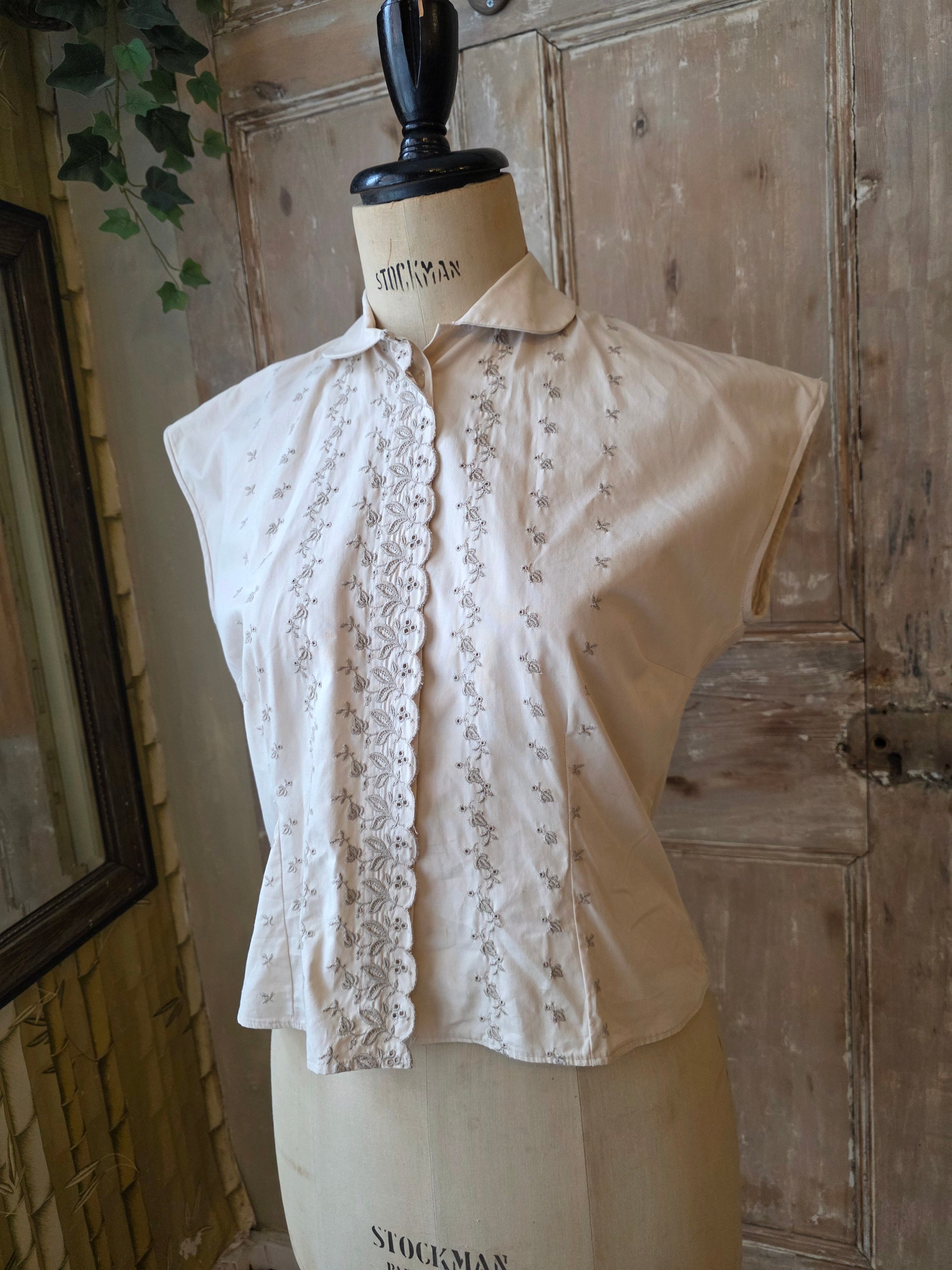 Vintage 1940s Embroidery Anglaise Cotton Blouse UK Size 12 by Clogmore