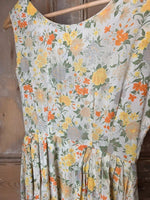 Load image into Gallery viewer, Vintage Late 1950s Floral Cotton Fit And Flare Dress UK 6/8
