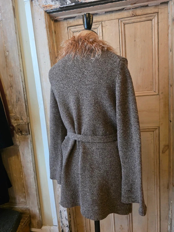 Vintage Y2K lambswool cardigan with sheepskin collar  Uk10