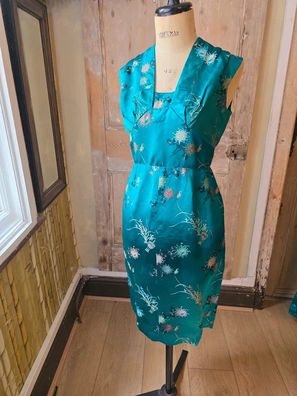 Vintage 1950s Oriental Brocade Silk Dress | Emerald Chrysanthemum Jacquard | Wiggle Dress | UK 12