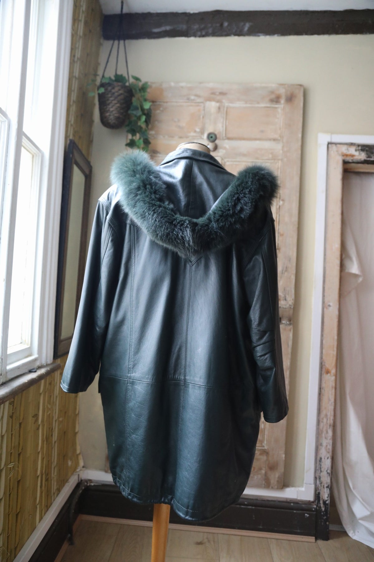 Vintage 1980s Salman Leather coat - Fox fur trim - Forest green