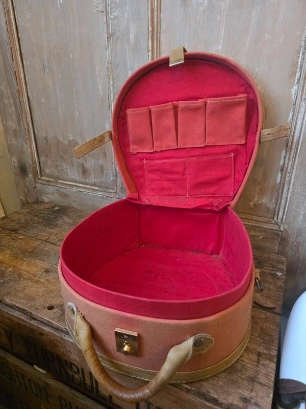 Vintage western horseshoe Vanity Case suitcase
c. 1950s