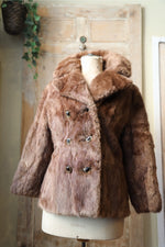 Load image into Gallery viewer, Vintage 1960s Musquash Fur Coat – Double Breasted – Driver&#39;s Length – Brown
