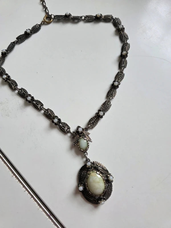 Vintage Miracle Jewellery Celtic Style Necklace – Green Cabochon