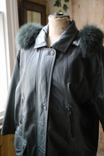 Load image into Gallery viewer, Vintage 1980s Salman Leather coat - Fox fur trim - Forest green

