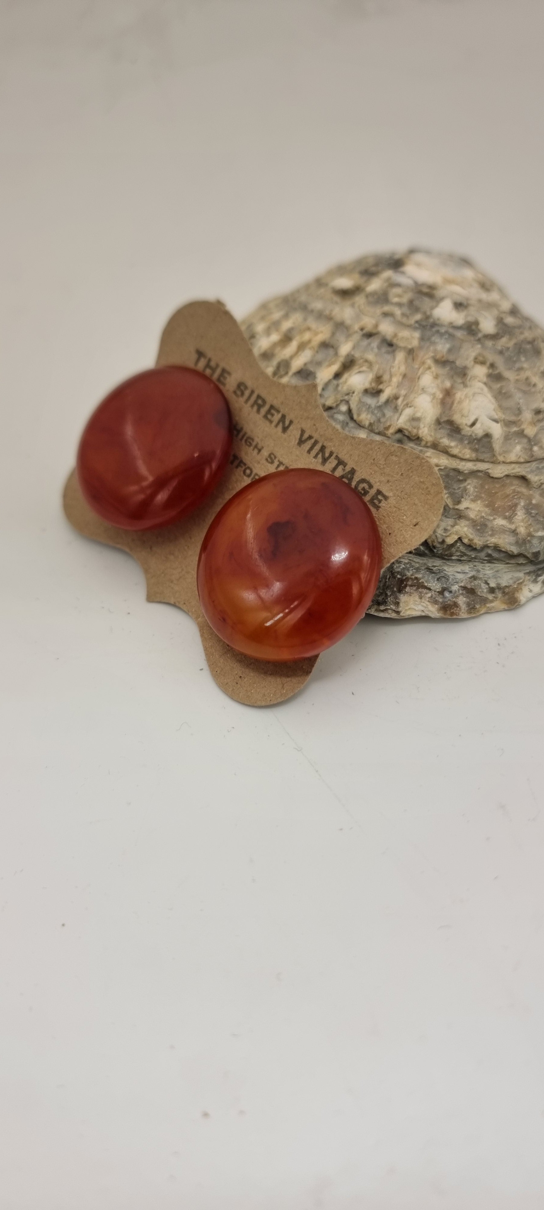 Vintage 1940s bakelite amber clip on earrings