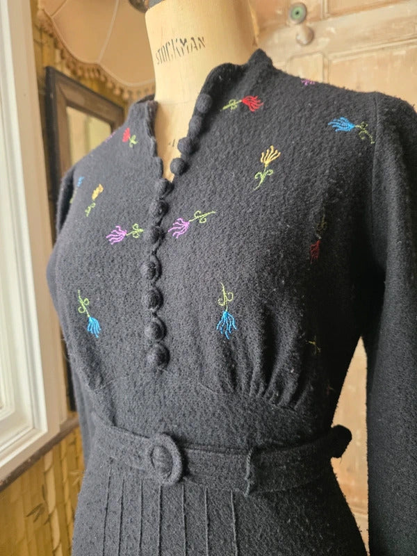 Vintage 1930s Black Wool Dress Embroidered Flowers Covered Buttons Waddesdon Manor UK 14