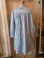Load image into Gallery viewer, Vintage 1930s Cotton Housecoat / Floral Dressing Gown – Blue Print – Red Buttons
