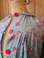 Load image into Gallery viewer, Vintage 1930s Cotton Housecoat / Floral Dressing Gown – Blue Print – Red Buttons
