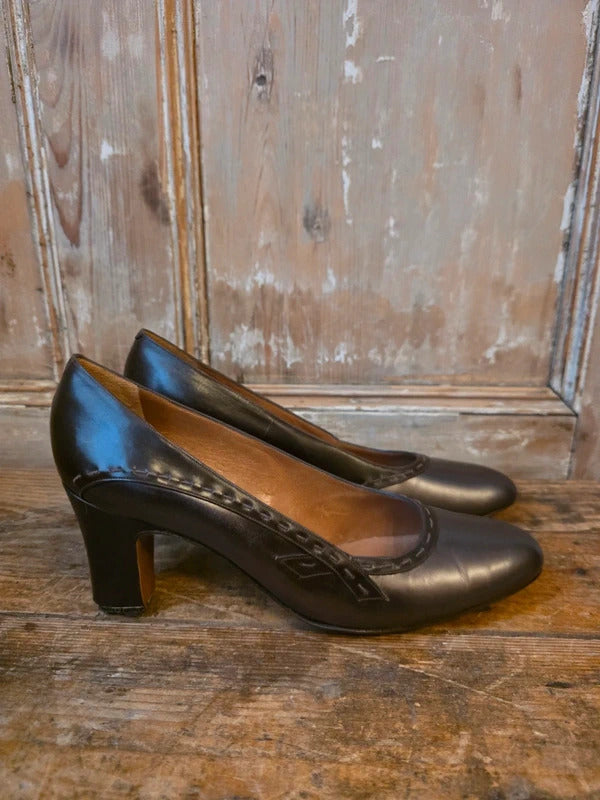 Vintage Holmes Leather Court Shoes – UK 5