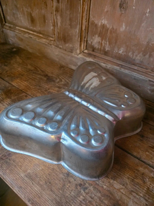 Vintage 1960s Butterfly Baking Tin