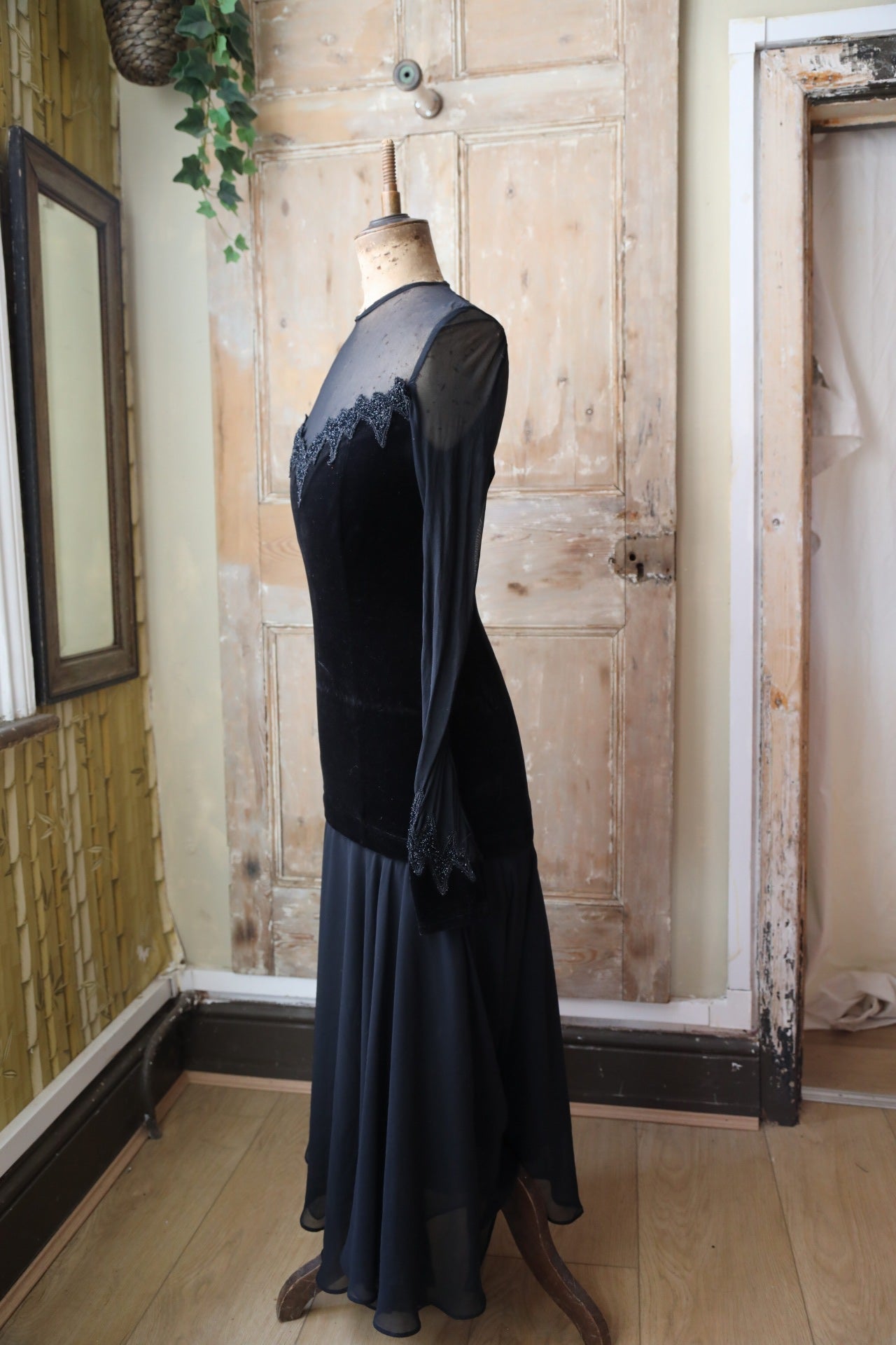Vintage 1980s Couture Evening Dress Vera Mont Velvet Drop Waist The Siren Vintage Vintage 1980s Couture Evening Dress Vera Mont Velvet Drop Waist The Siren Vintage