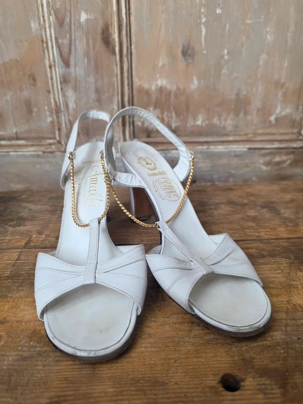 Vintage 1960s White Leather Slingback Heels – Gold Chain Detail – Made in Italy – UK 4
