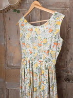 Load image into Gallery viewer, Vintage Late 1950s Floral Cotton Fit And Flare Dress UK 6/8
