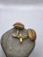Load image into Gallery viewer, Vintage 1960s woot root gold tone classic cufflinks
