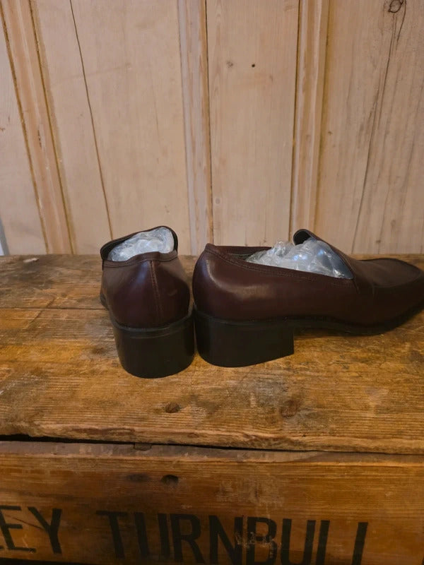 Vintage roberto vianni shoes Y2K loafers, brown leather loafers, UK4 shoes, square toe