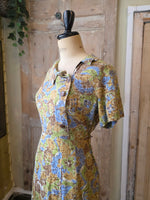 Load image into Gallery viewer, Vintage 1940s Style Floral Cotton Day Dress with Asymmetrical Collar – UK 10/12
