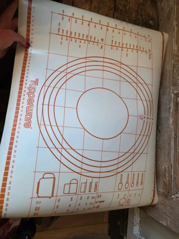 Vintage 1984 Tupperware Pastry Mat – Baking Conversion Chart / Retro Kitchen