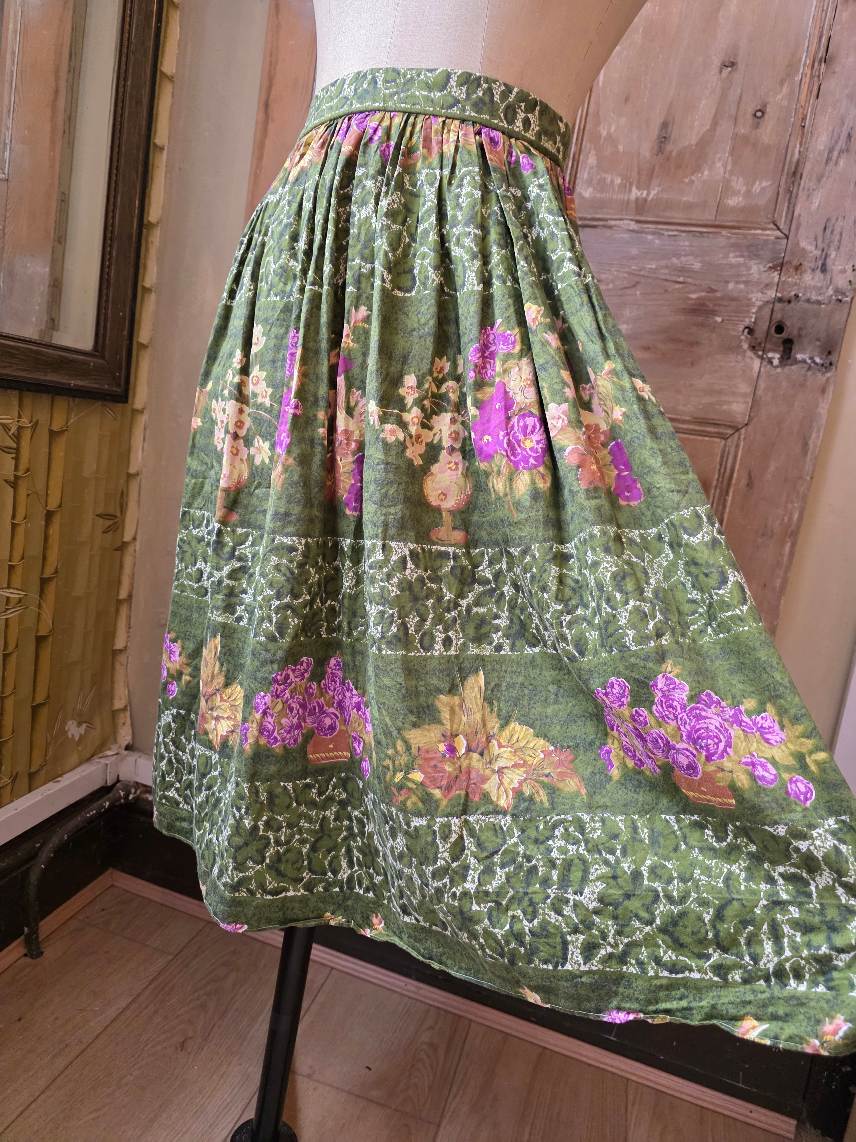 Vintage 1950s Cottagecore Skirt  Green Floral Print  UK Size 12  Full