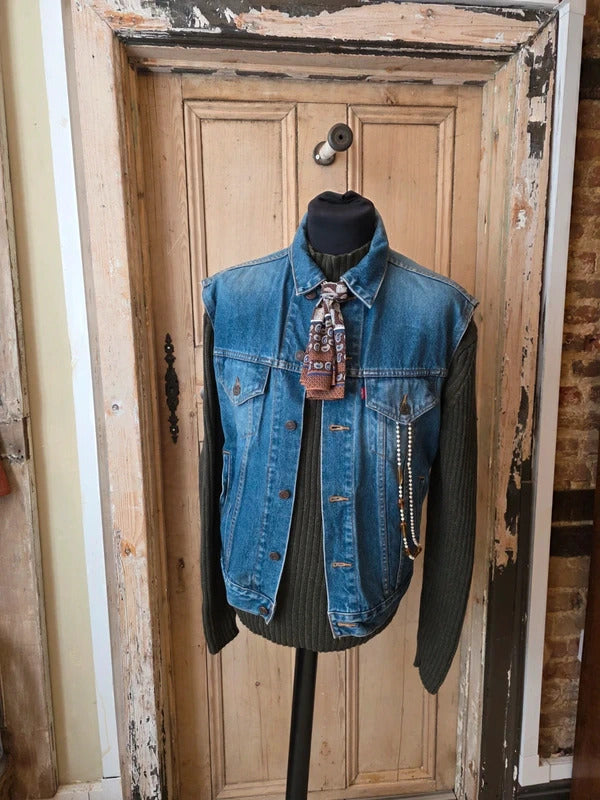 Vintage Levi’s Denim Jacket – Classic Blue Trucker – Size L