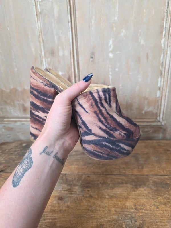 Original 1970s Tiger Print Platform Mules – Pony Hair Leather Clogs – UK 4 – Disco Glam