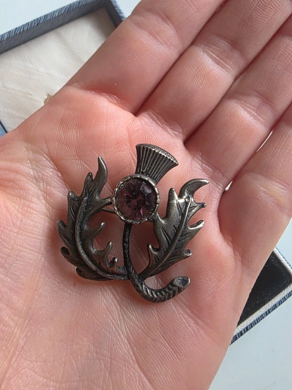 Vintage Mid-century Scottish thistle brooch with purple paste stone – 1940s–1950s