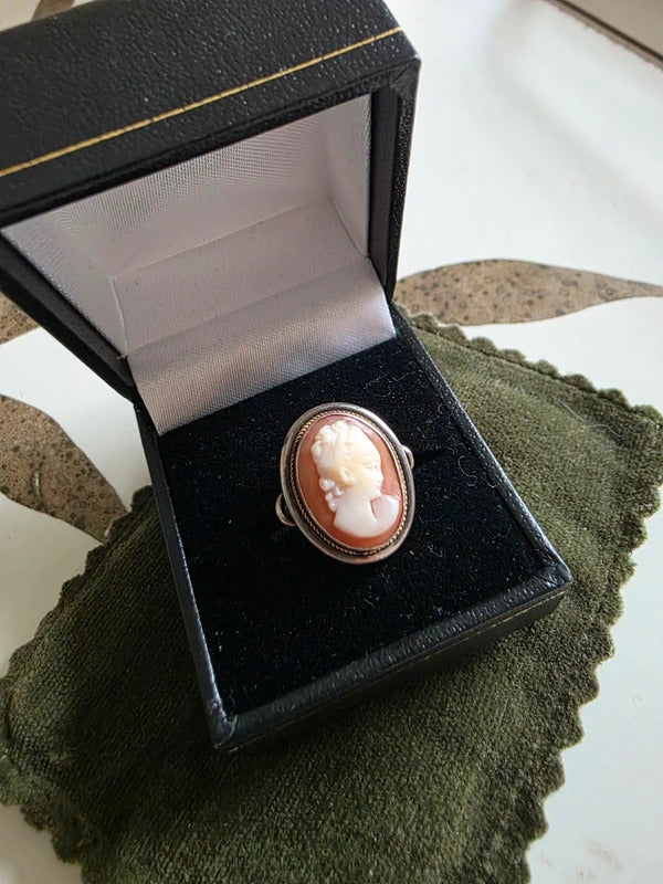 Vintage 1940s Silver Cameo Ring – Size K