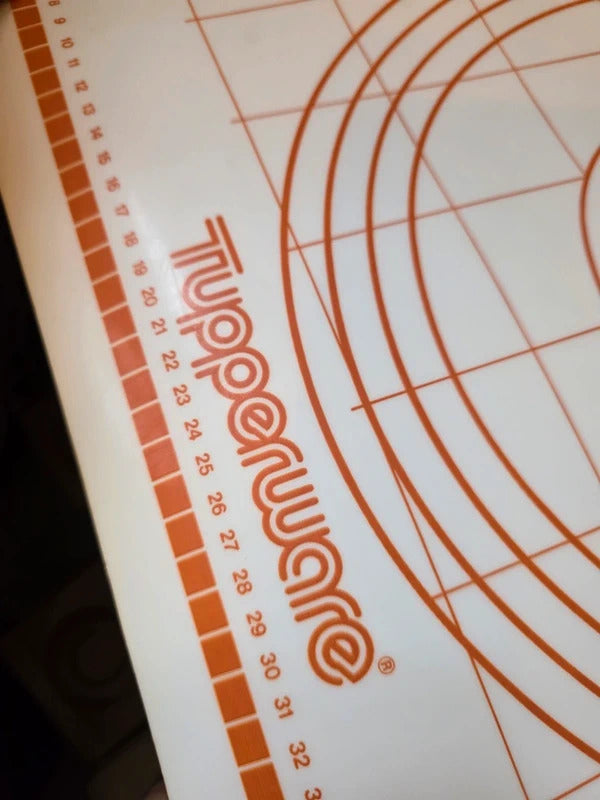 Vintage 1984 Tupperware Pastry Mat – Baking Conversion Chart / Retro Kitchen