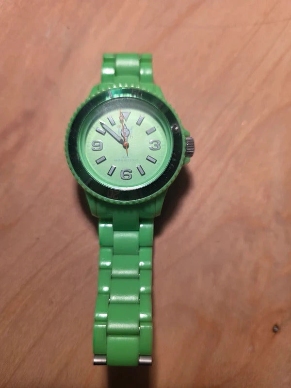 Y2K Ice-Watch – Green Silicone Strap – 2000s