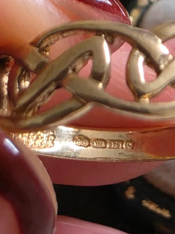 Vintage 9ct gold celtic band ring -  Size P