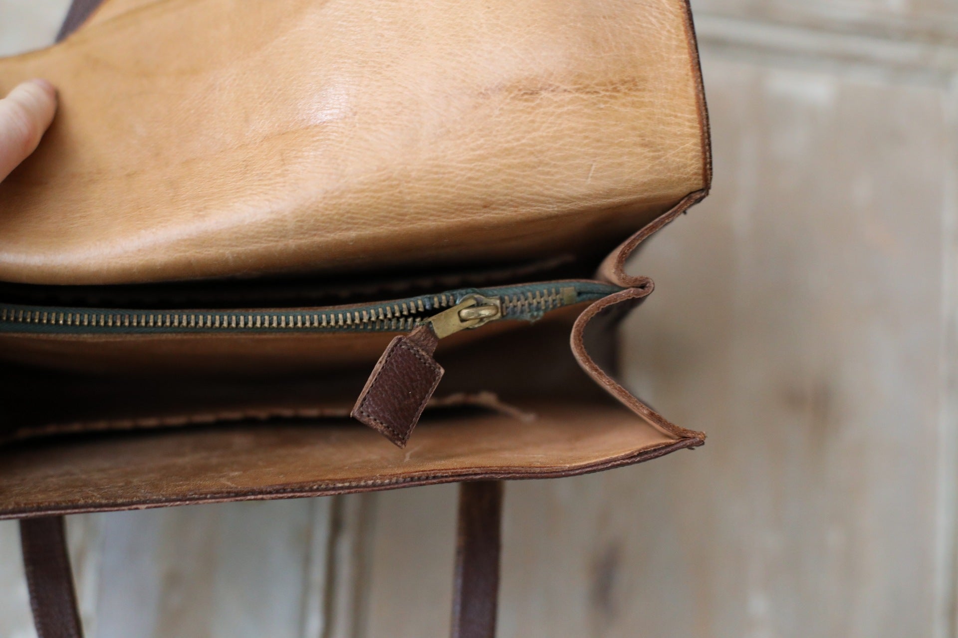 Vintage early 1940s Dark brown leather handbag