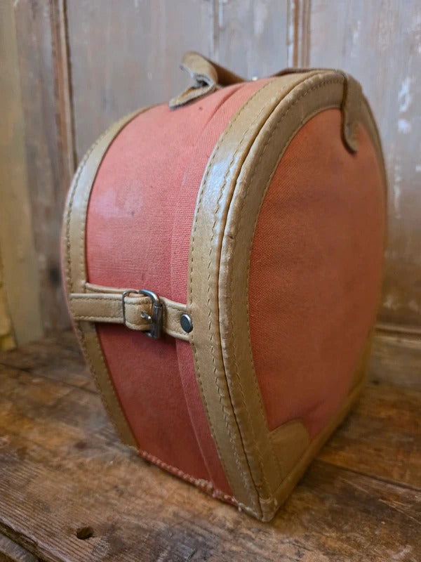 Vintage western horseshoe Vanity Case suitcase
c. 1950s