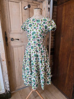 Load image into Gallery viewer, Vintage 1950s Sidgreene Dress – Original Fit &amp; Flare Cotton – Floral Print – UK 8/10
