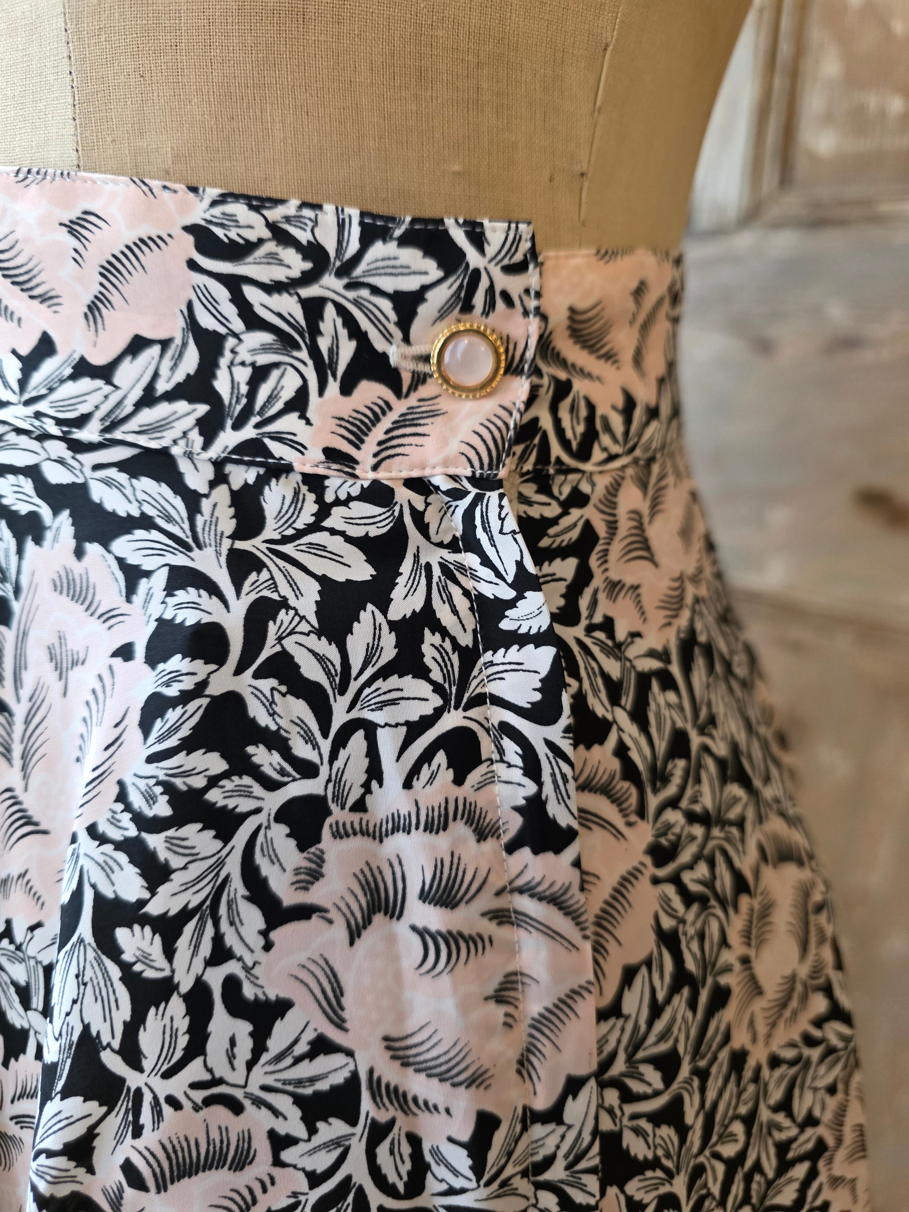 Vintage 1990s Aquascutum Circle Skirt in Sanderson Style Floral – UK 10
