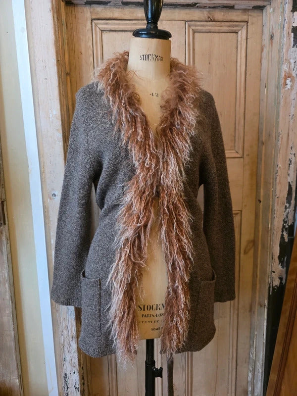 Vintage Y2K lambswool cardigan with sheepskin collar  Uk10