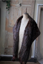 Load image into Gallery viewer, Vintage 1940s Ermine brown fur shawl - wrap -  Goodwood revival
