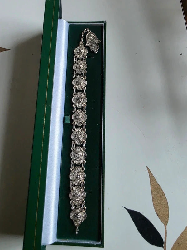 Vintage 1970s silver tone bracelet