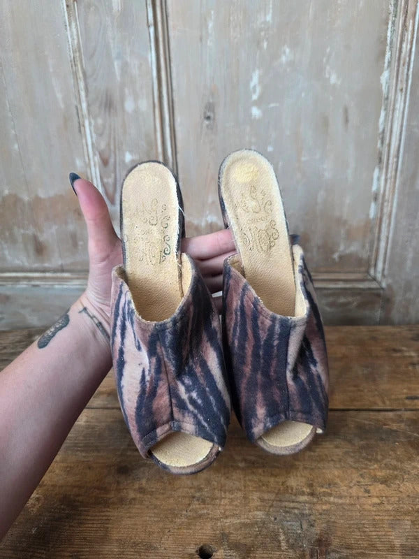 Original 1970s Tiger Print Platform Mules – Pony Hair Leather Clogs – UK 4 – Disco Glam