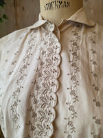 Load image into Gallery viewer, Vintage 1940s Embroidery Anglaise Cotton Blouse UK Size 12 by Clogmore
