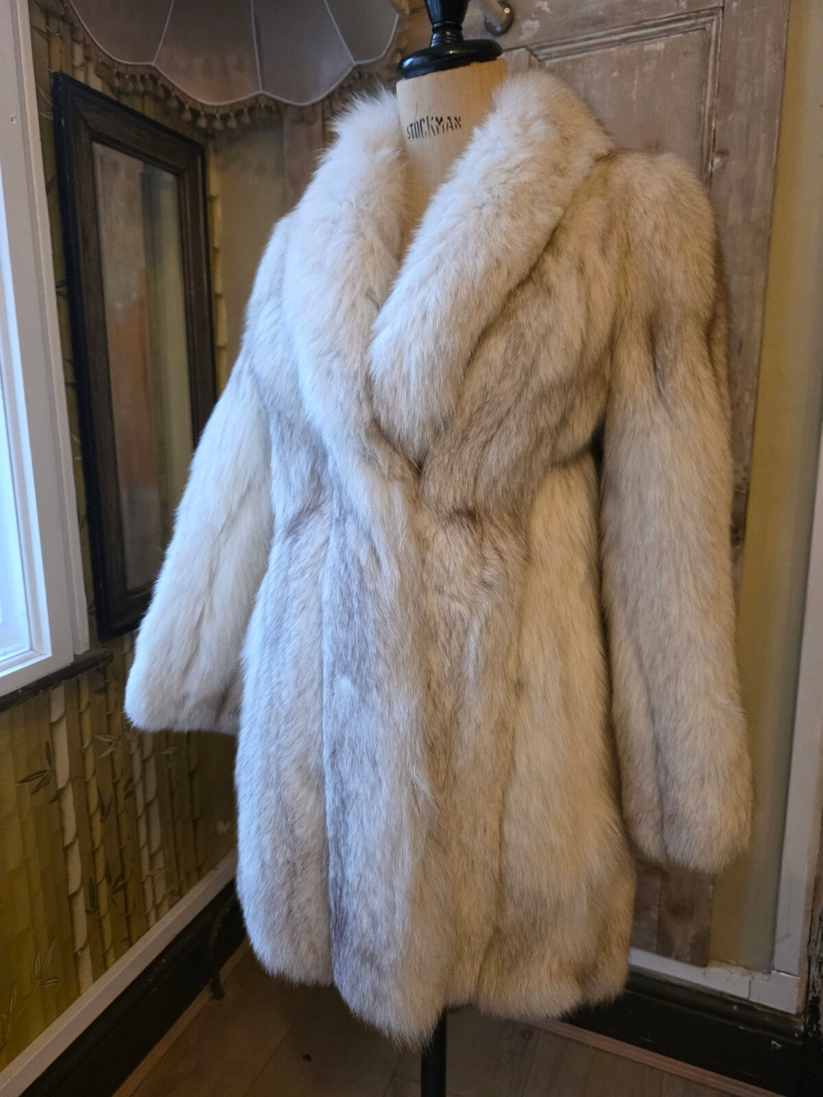 Vintage 1980s White Arctic Fox Fur Coat Scalloped Hem Real Fur UK 8 10