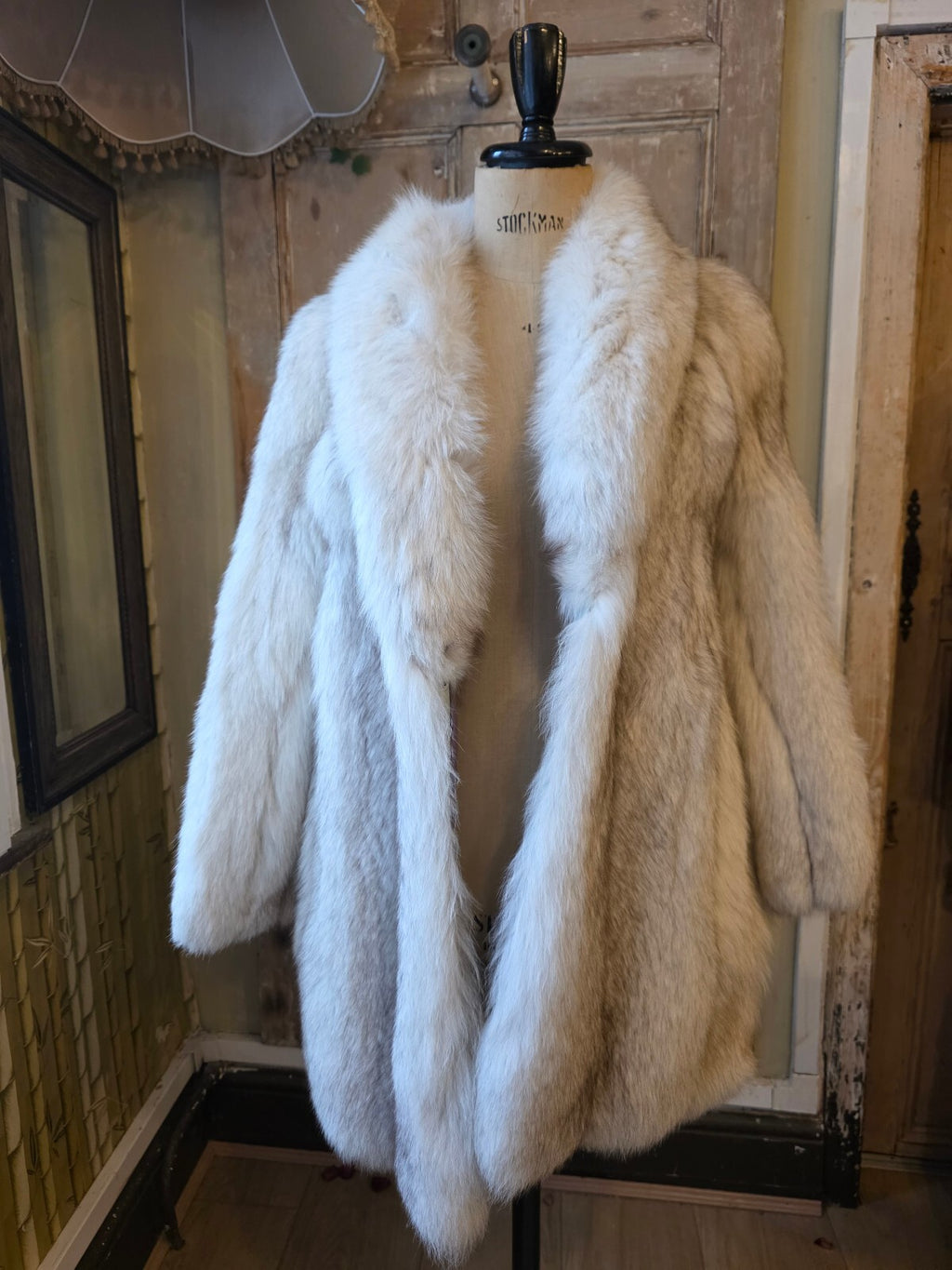 Vintage 1980s White Arctic Fox Fur Coat Scalloped Hem Real Fur UK 8 10