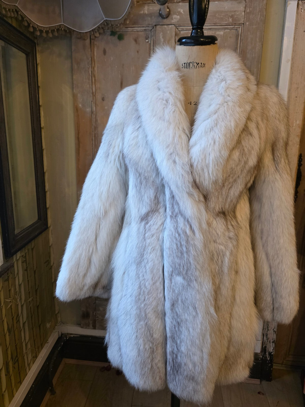 Vintage 1980s White Arctic Fox Fur Coat Scalloped Hem Real Fur UK 8 10