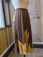 Load image into Gallery viewer, Vintage 1990s Spighefiordaliso Sheer Silk Skirt |floral Print | Made in Italy | UK 8 / W28" pietra
