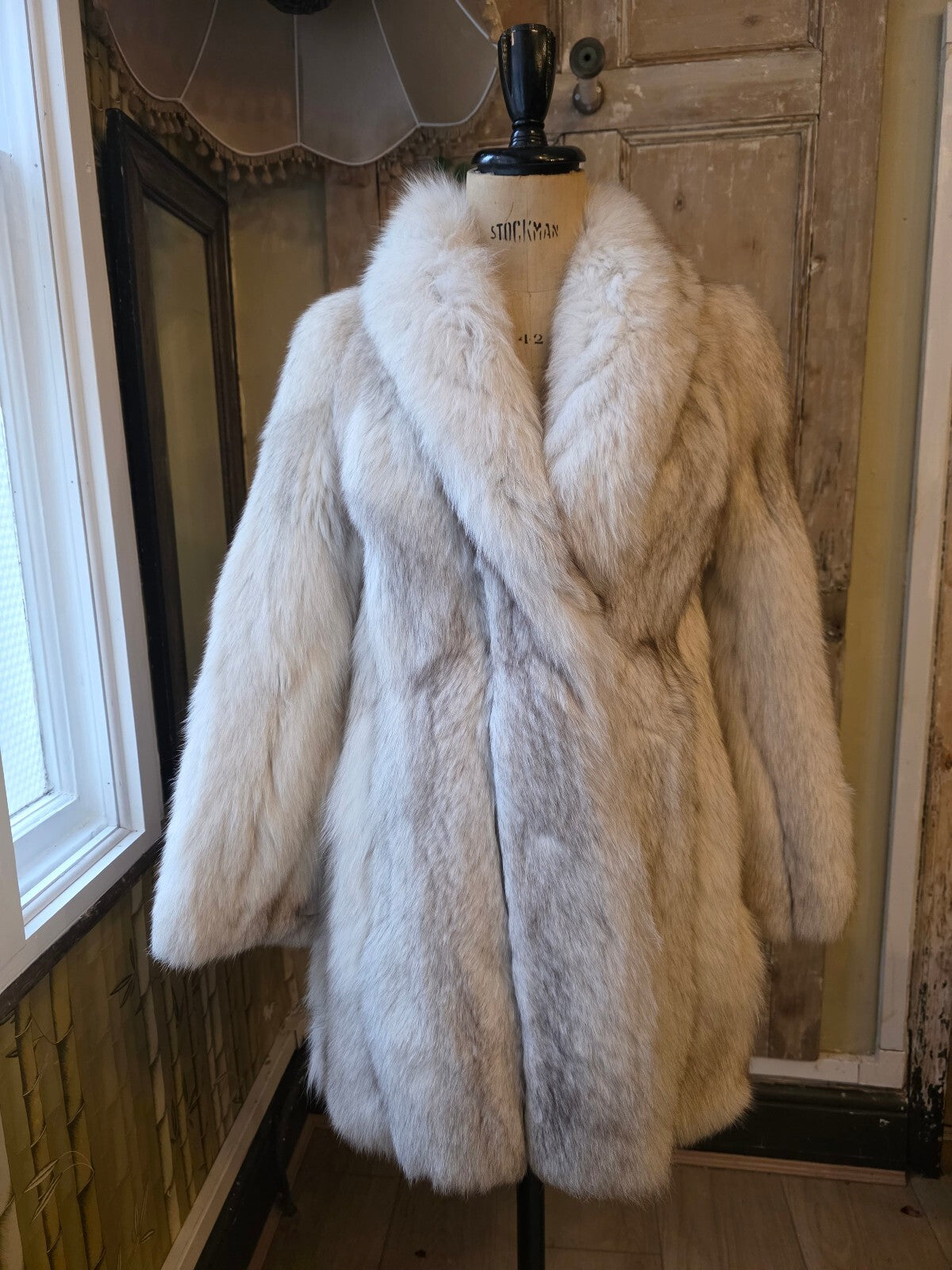 Vintage 1980s White Arctic Fox Fur Coat Scalloped Hem Real Fur UK 8 10