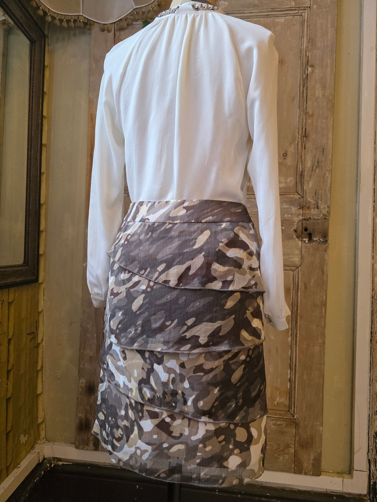 Vintage Y2K Betty Barclay Tiered Camo Skirt pietra| Chiffon Overlay | Grey Print | W30"